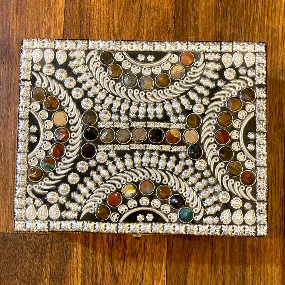 Jewelry box